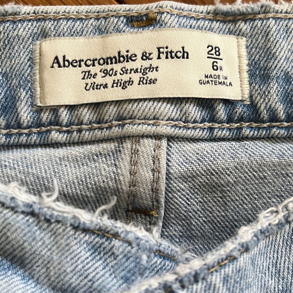 Abercrombie & Fitch The 90s Straight Ultra High Rise 28 / 6R - Picture 4 of 16